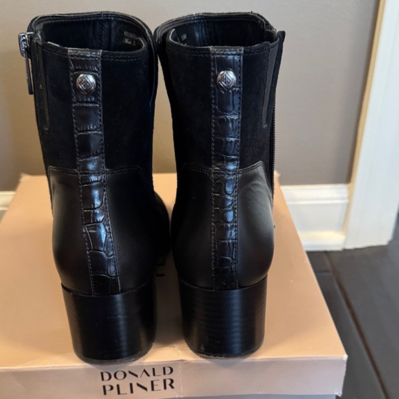 Donald J. Pliner Kelsee Black Leather & Suede Ankle Booties size 10 - Picture 8 of 15